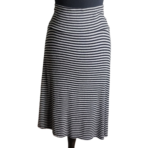 LuLaRoe Dresses & Skirts - Lularoe gray black ribbed stripe A line skirt size medium